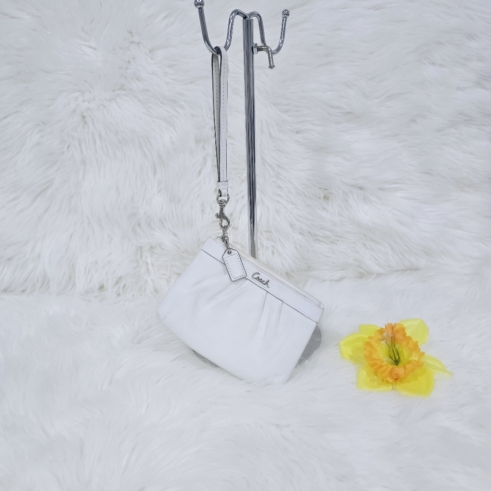 Coach Leather White Wristlet Clutch